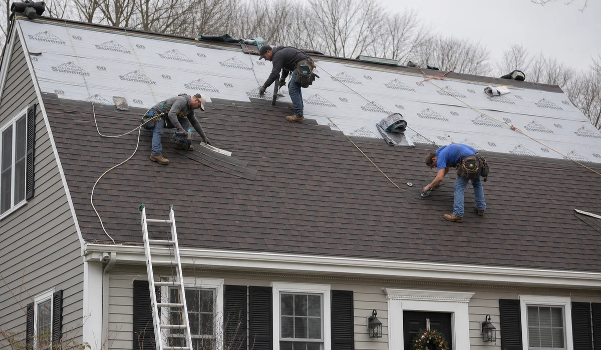 Architectural shingles being installed on a Hartford home